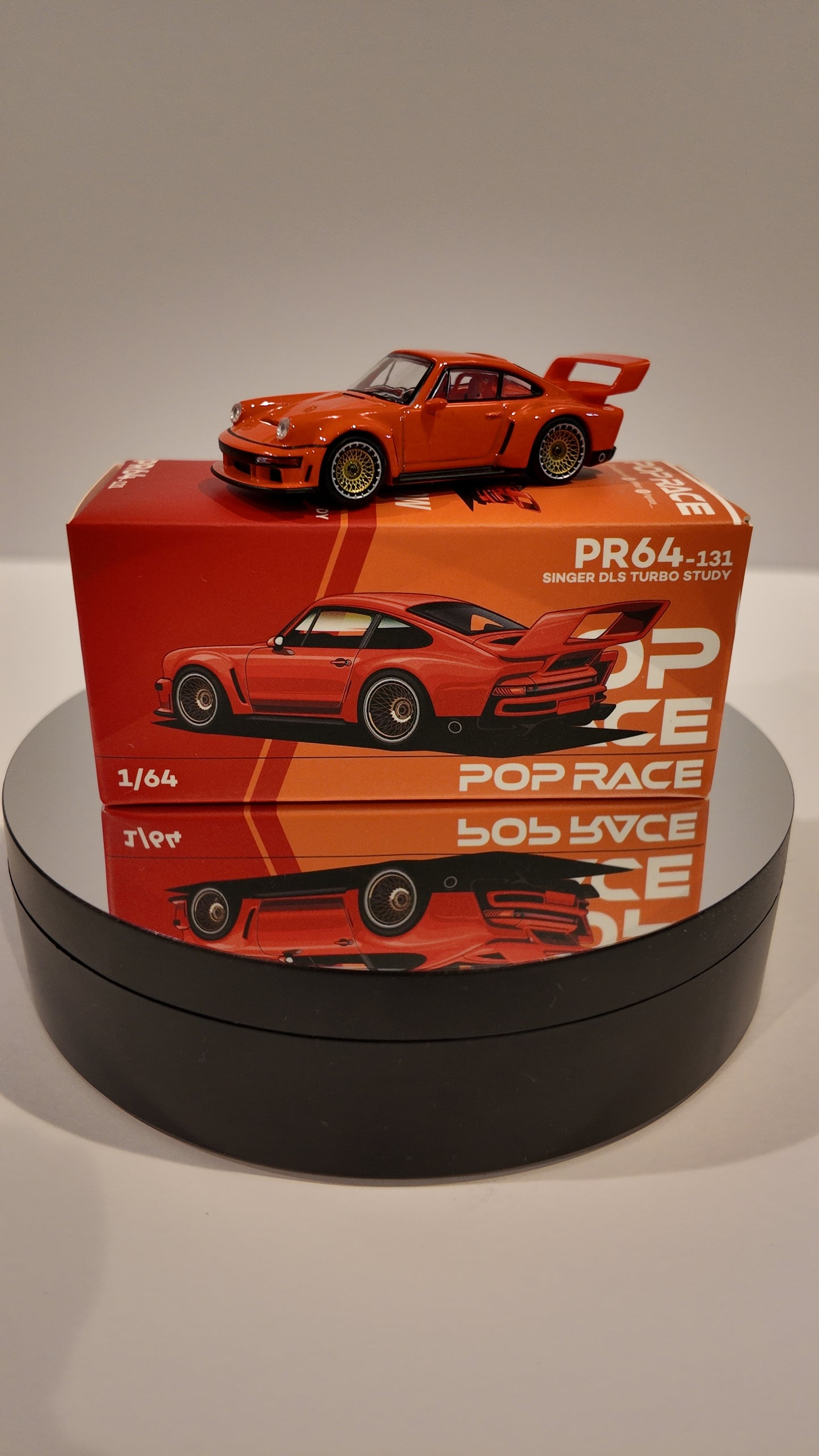 PopRace 1:64 SINGER DLS TURBO (TRACK) – Orange