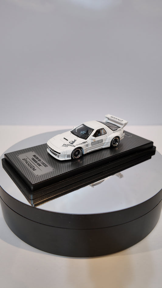 INNO64 1:64 MAZDA RX7 (FC3S) “PANDEM AERO” Widebody Kit – White –