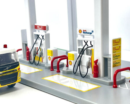 CCA 1:64 Shell Gas Station Playset with Volvo Oil Tanker & Volvo Tow Truck (9.75″ L x 5.5″ W x 5.5″ H