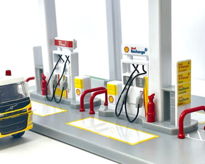 CCA 1:64 Shell Gas Station Playset with Volvo Oil Tanker & Volvo Tow Truck (9.75″ L x 5.5″ W x 5.5″ H