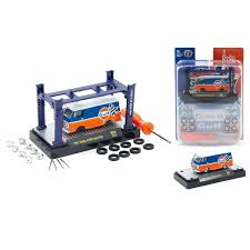 M2 1:64 Model-Kit Rel 80 Assortment (3 styles)