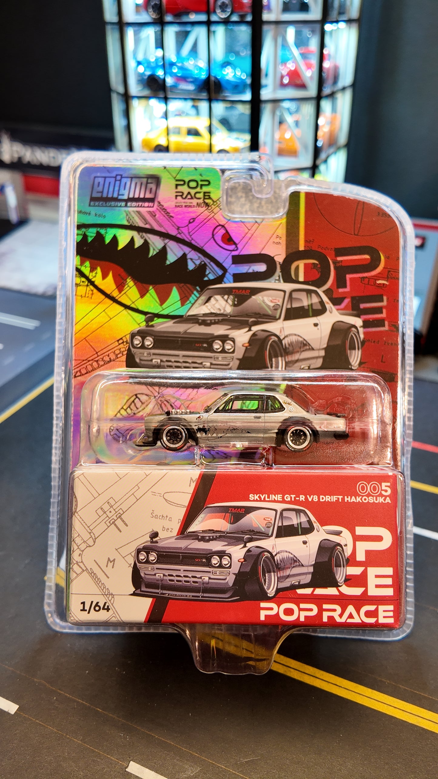 PopRace 1:64 Nissan Skyline GT-R V8 Drift Hakosuka (Enigma Exclusive Edition) " Chase"