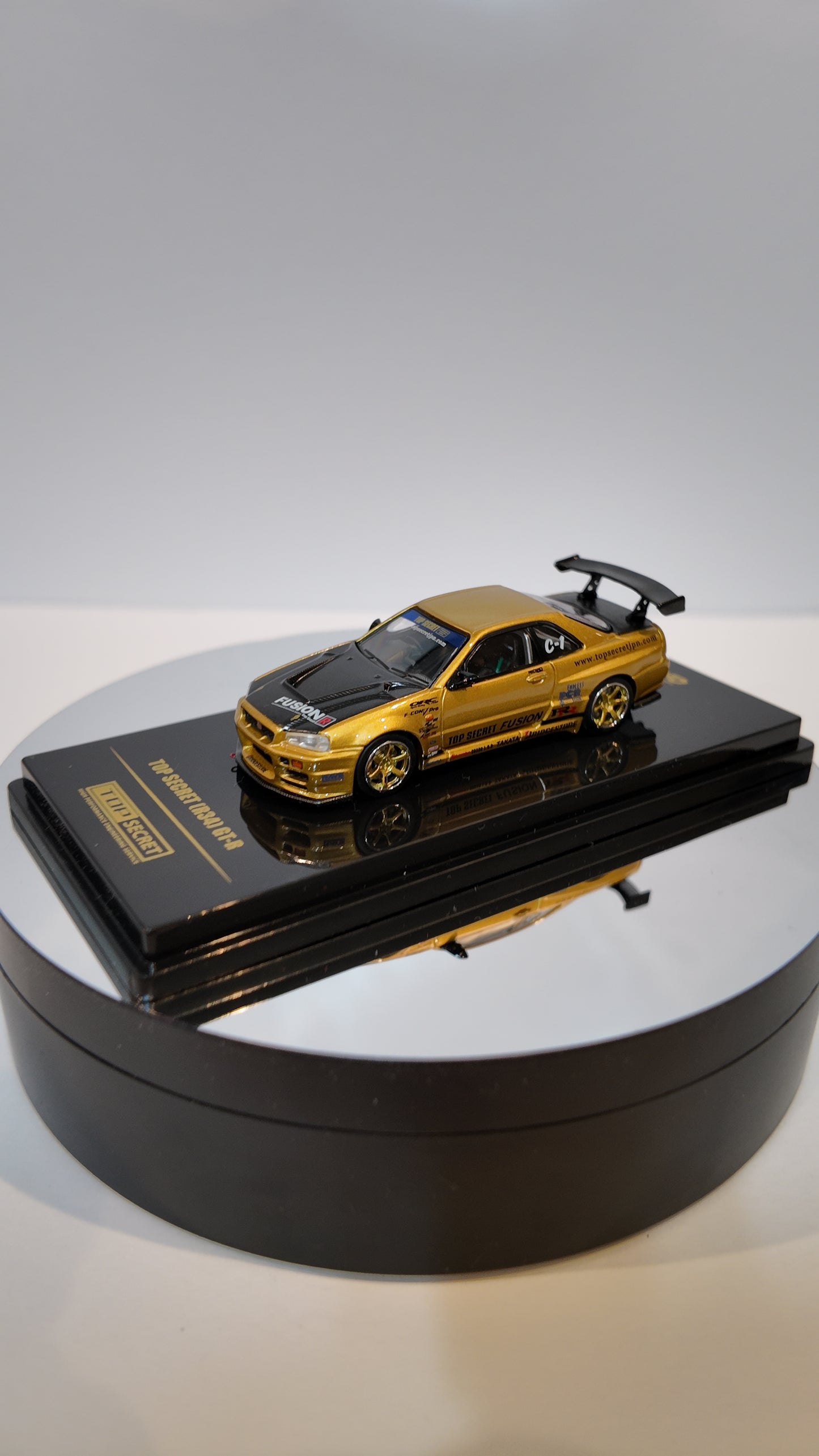 INNO64 1:64 TOP SECRET R34 GT-R Gold