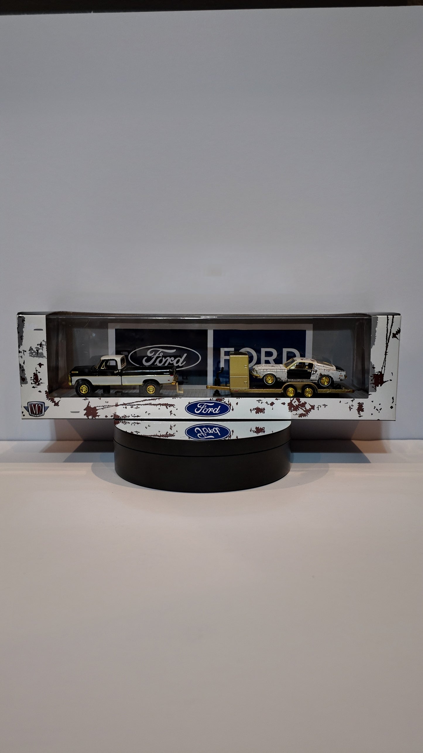 M2 Machines 1972 Ford F-250 Ranger 4X4 &amp; 1969 Ford Mustang GT 390 "CHASE"
