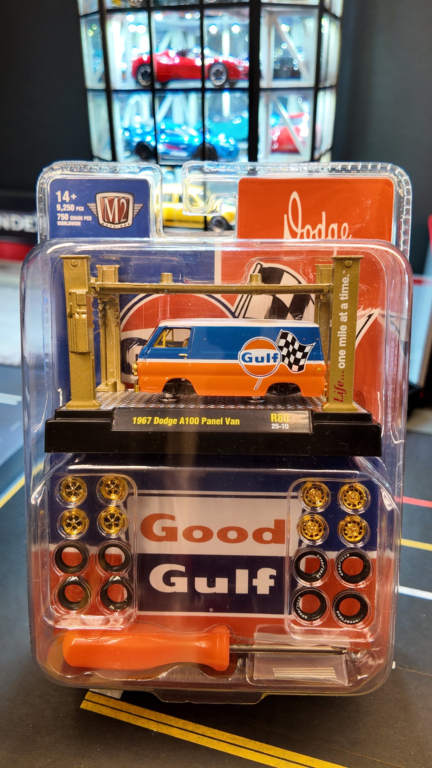 M2 Machines 1967 Dodge A100 Panel Van "Chase"