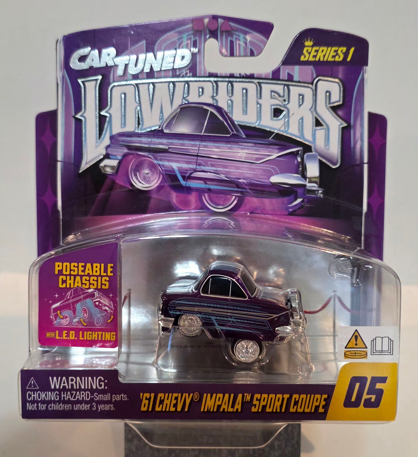 CarTuned 1:64 Lowriders SHOW GLOW Series 1 Assortment of 8 Styles 2025 – L.E.D. Light Up Chassis