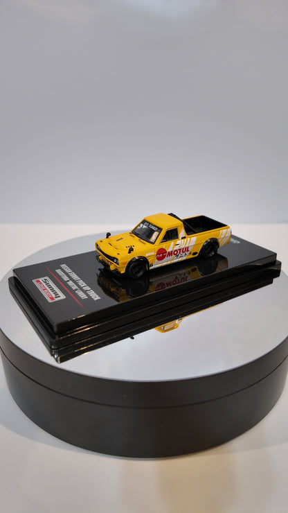 INNO64 1:64 Nissan Sunny Pick Up Truck Hakotora "Motul" Livery